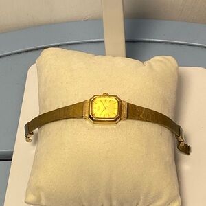 Seiko Women’s Vintage 1980s Gold Tone Watch 4n00-5139 Made in Japan